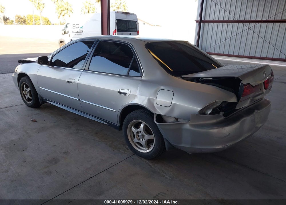 2002 HONDA ACCORD 2.3 LX/LX VIN: 3HGCG66552G703687