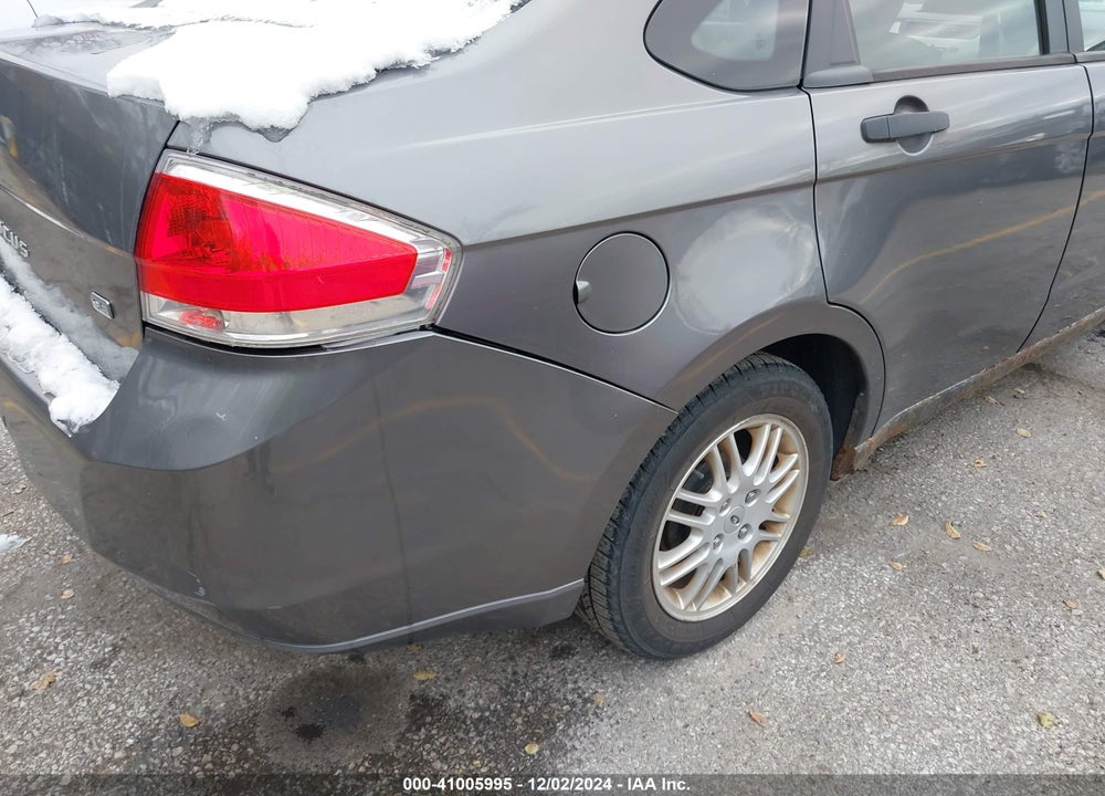 2010 FORD FOCUS SE VIN: 1FAHP3FN8AW142667