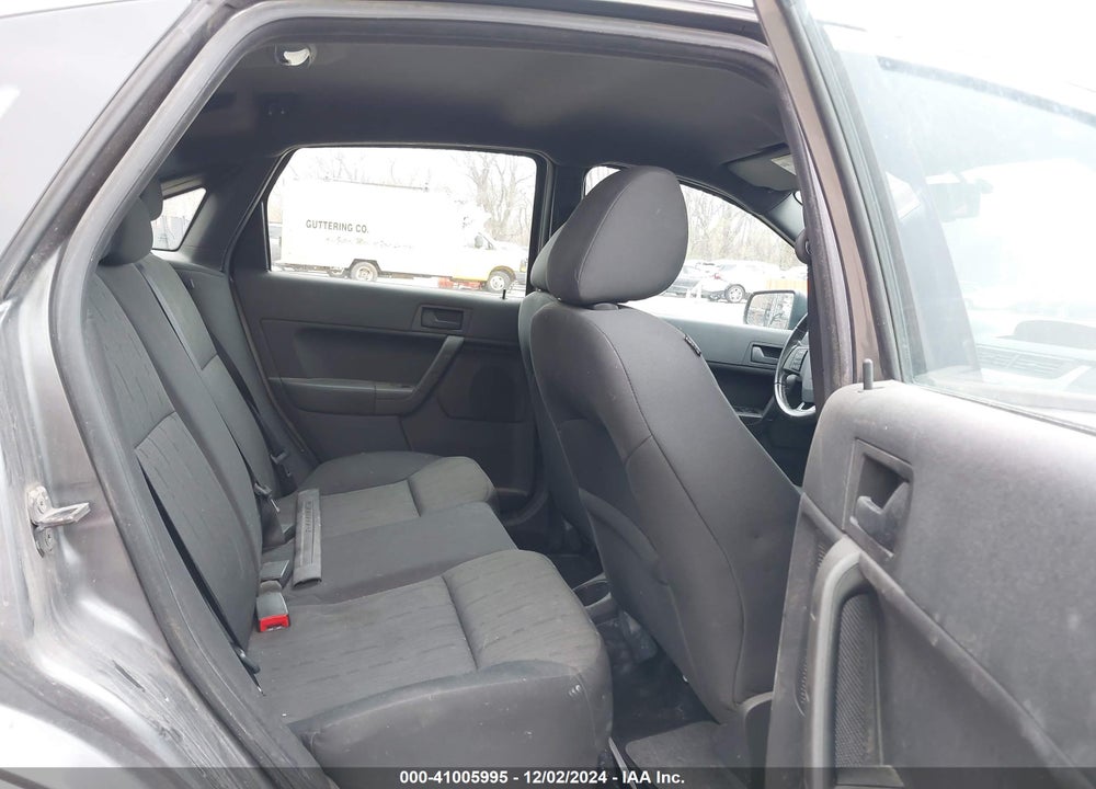 2010 FORD FOCUS SE VIN: 1FAHP3FN8AW142667