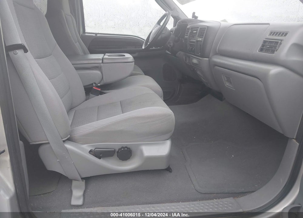 2005 FORD EXCURSION XLS/XLT VIN: 1FMNU40L25ED40090