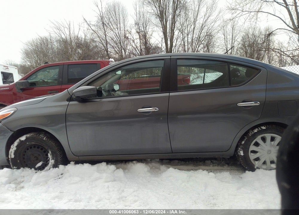 2018 NISSAN VERSA 1.6 SV VIN: 3N1CN7AP2JL832532
