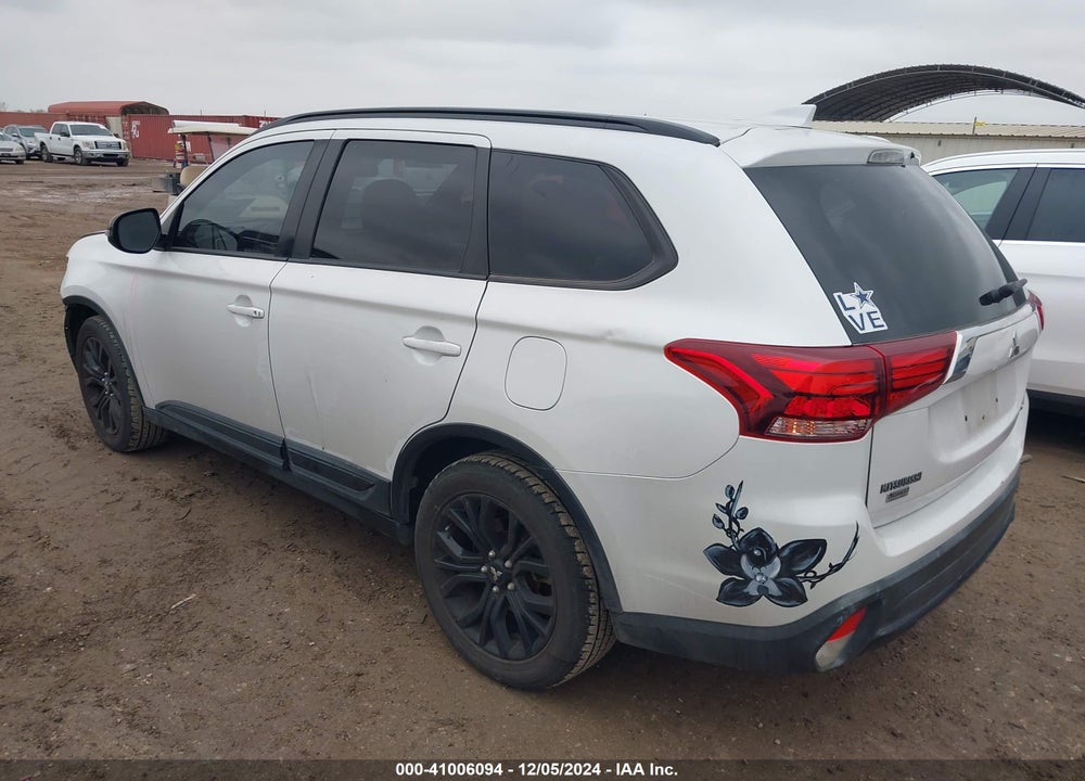 2018 MITSUBISHI OUTLANDER LE VIN: JA4AD3A30JZ021442
