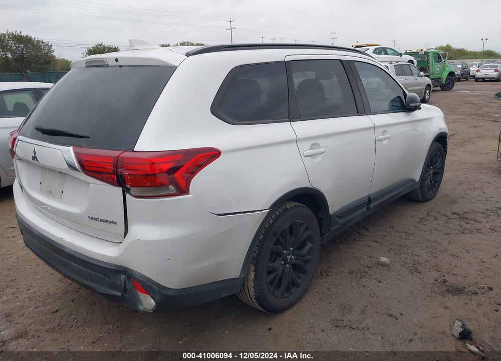 2018 MITSUBISHI OUTLANDER LE VIN: JA4AD3A30JZ021442