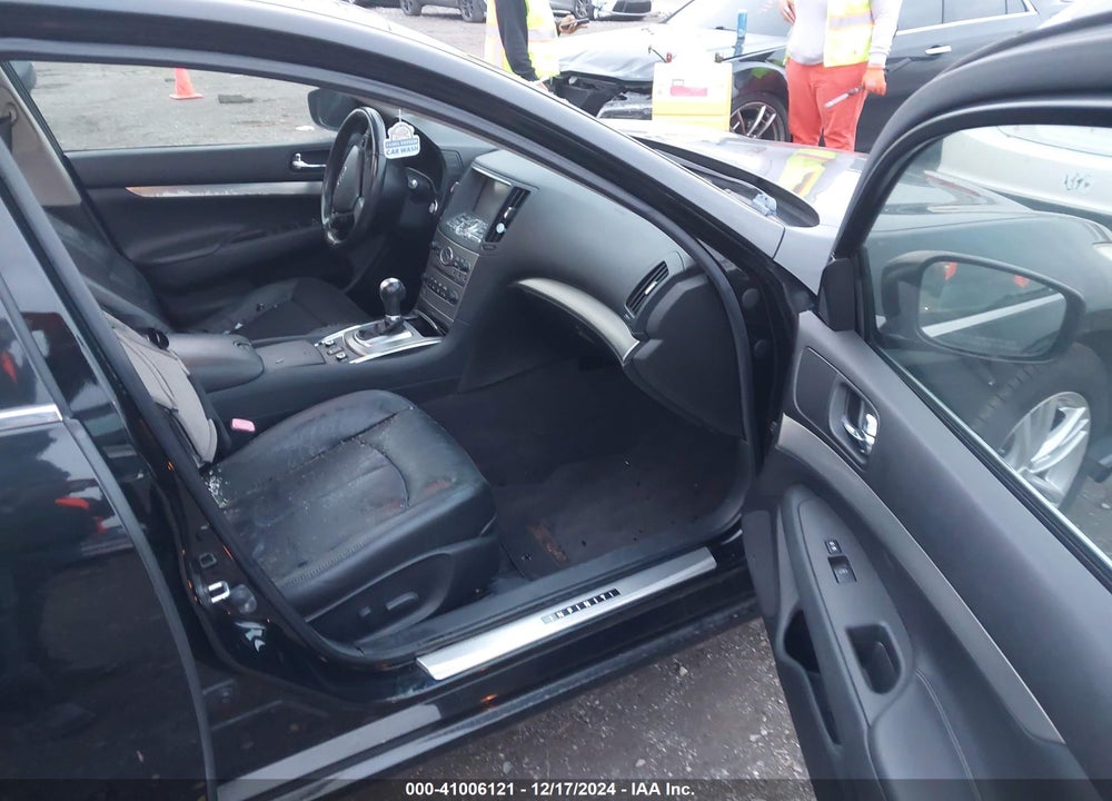 2015 INFINITI Q40 VIN: JN1CV6AR8FM523673