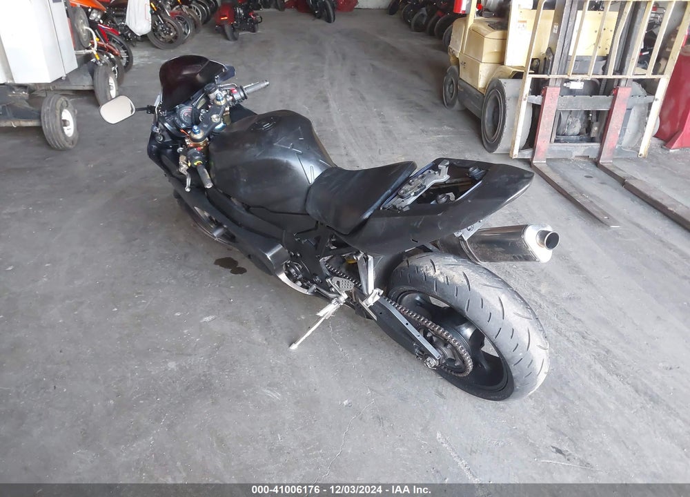 2004 SUZUKI GSX-R600 K VIN: JS1GN7CAX42106831