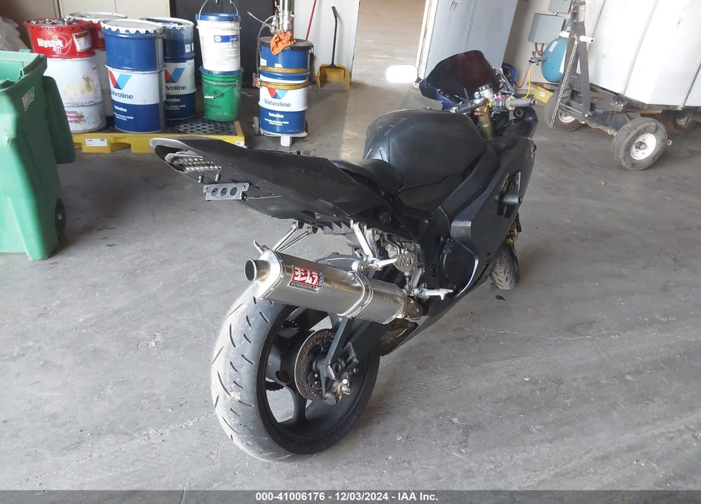 2004 SUZUKI GSX-R600 K VIN: JS1GN7CAX42106831
