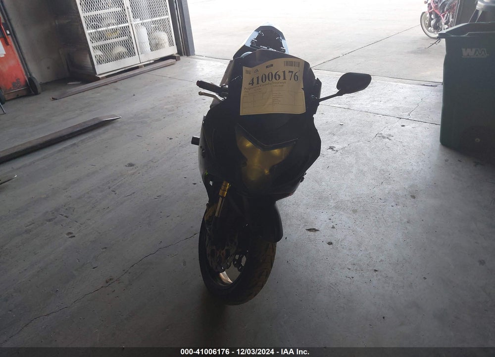 2004 SUZUKI GSX-R600 K VIN: JS1GN7CAX42106831