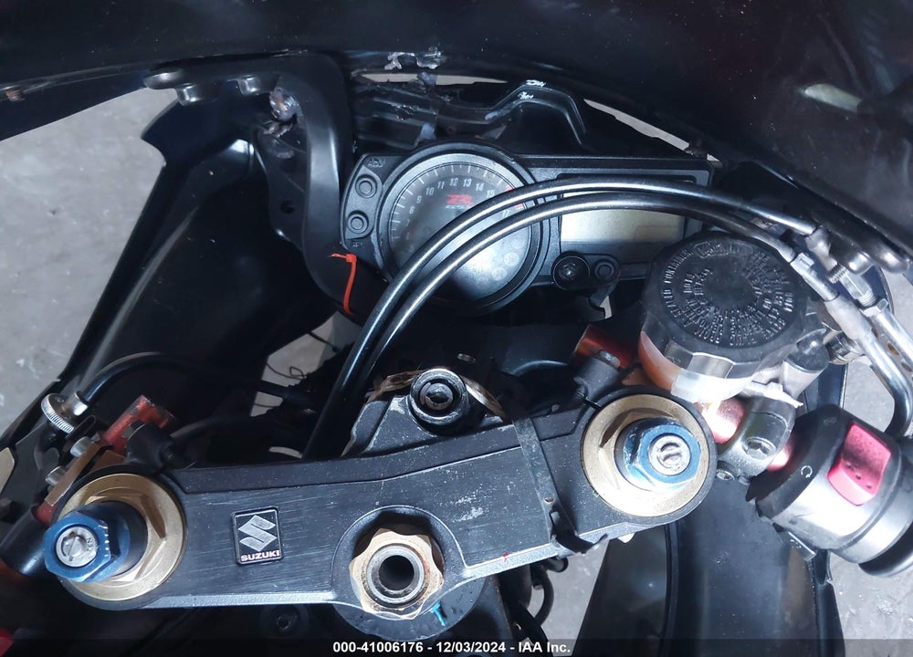 2004 SUZUKI GSX-R600 K VIN: JS1GN7CAX42106831