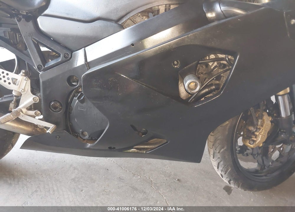 2004 SUZUKI GSX-R600 K VIN: JS1GN7CAX42106831