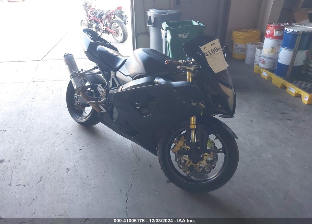 2004 SUZUKI GSX-R600 K VIN: JS1GN7CAX42106831