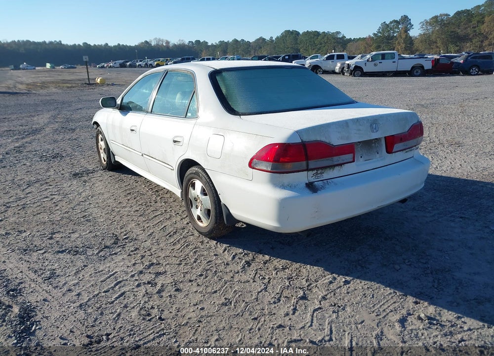 2001 HONDA ACCORD 3.0 EX VIN: 1HGCG16521A059811
