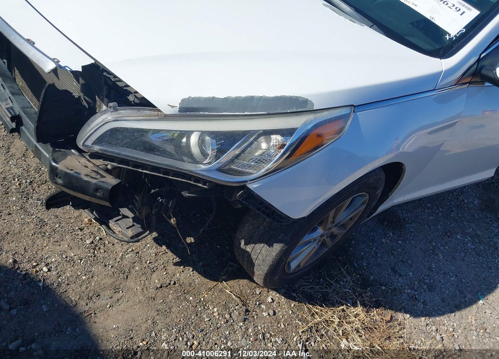 2015 HYUNDAI SONATA VIN: 5NPE24AF4FH143443