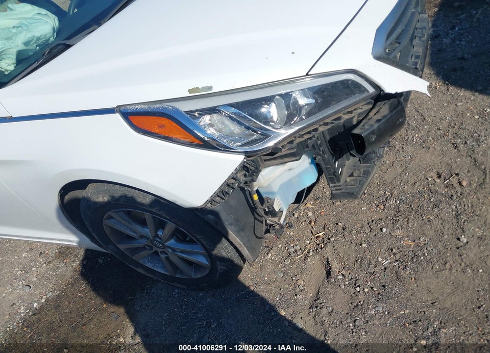 2015 HYUNDAI SONATA VIN: 5NPE24AF4FH143443