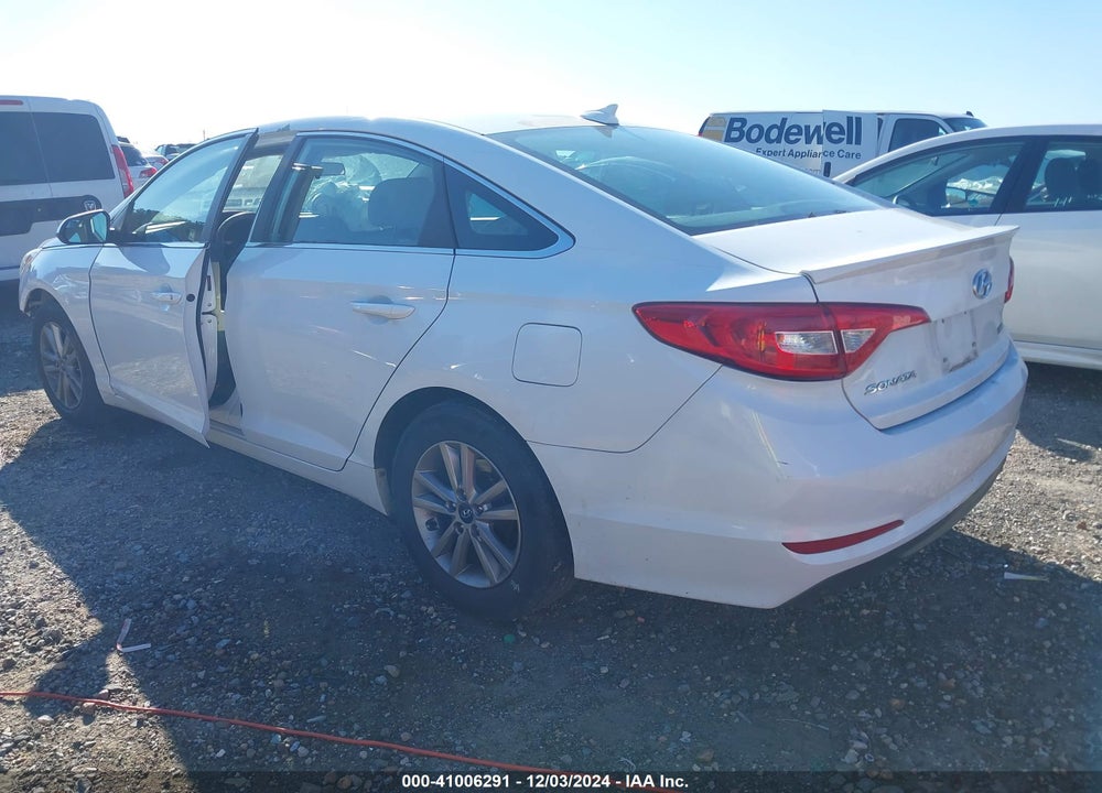 2015 HYUNDAI SONATA VIN: 5NPE24AF4FH143443