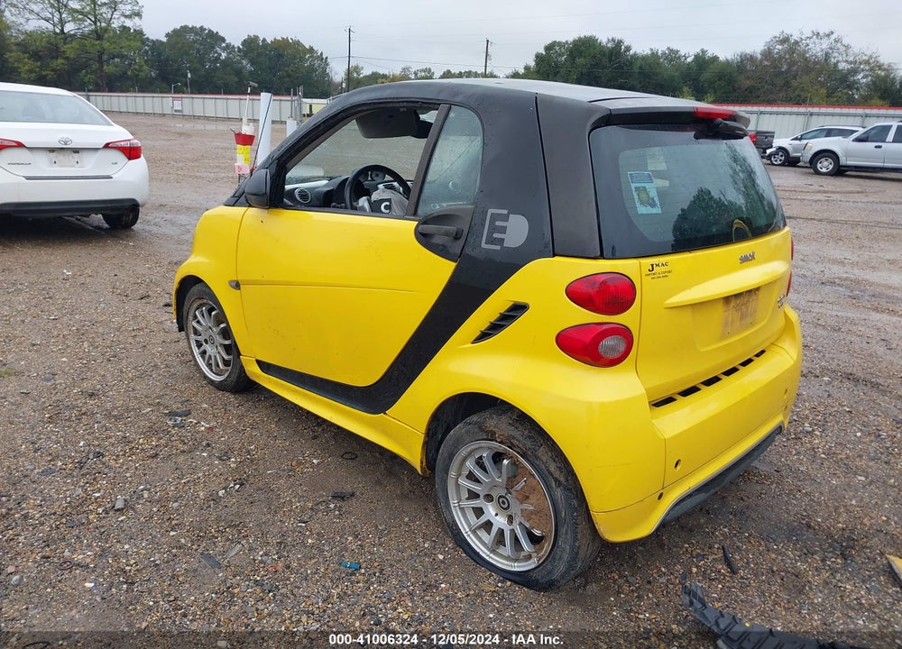 2014 SMART FORTWO VIN: WMEEJ9AAXEK755586