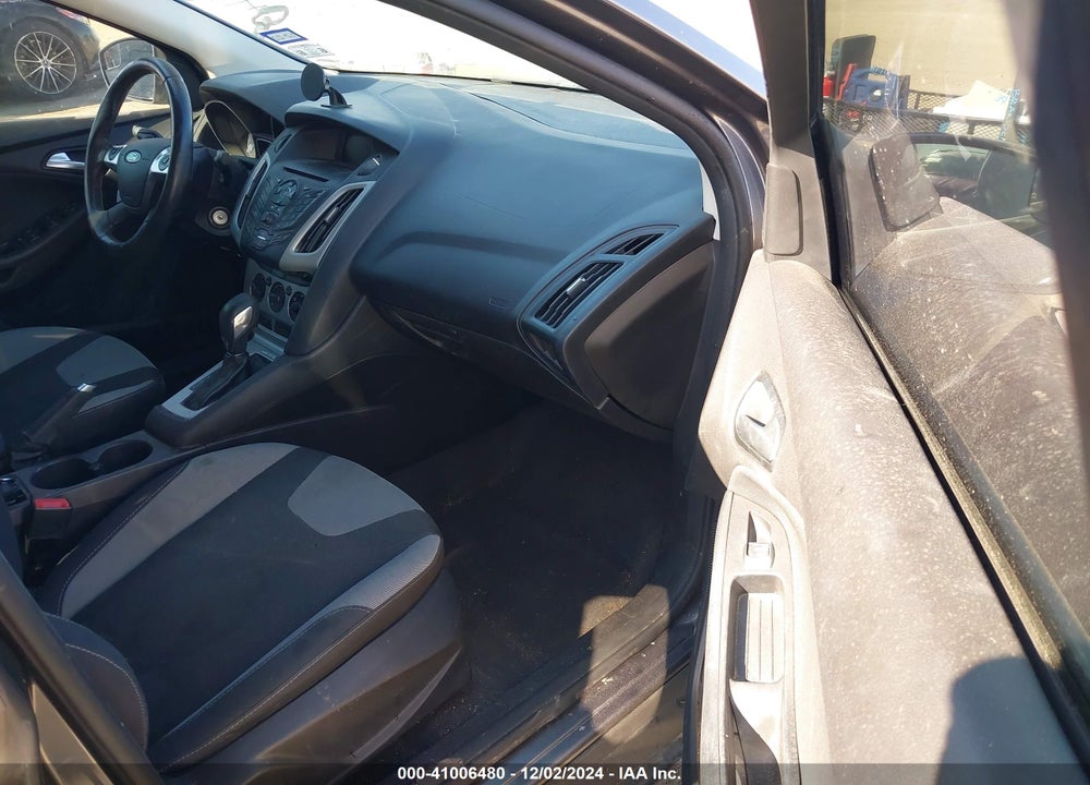 2014 FORD FOCUS SE VIN: 1FADP3F27EL348638