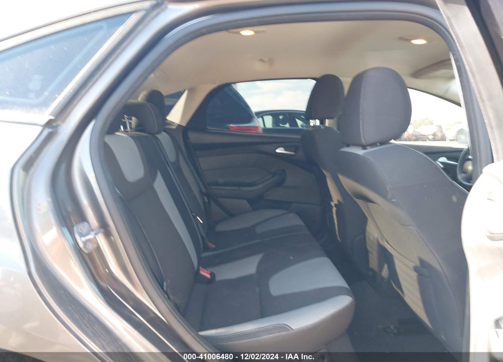 2014 FORD FOCUS SE VIN: 1FADP3F27EL348638