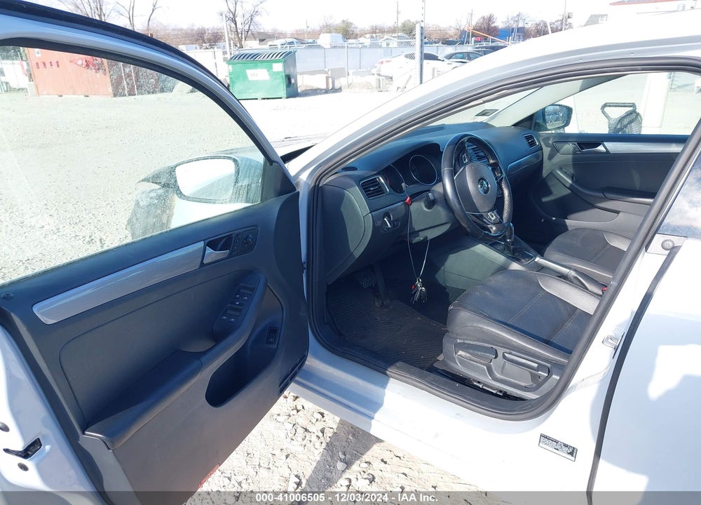 2017 VOLKSWAGEN JETTA 1.4T SE VIN: 3VWDB7AJ3HM287240