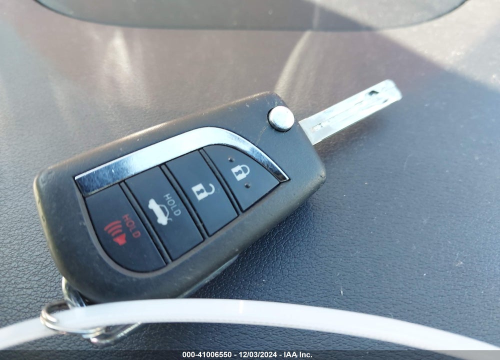 2020 TOYOTA COROLLA LE VIN: JTDEPRAE2LJ078407