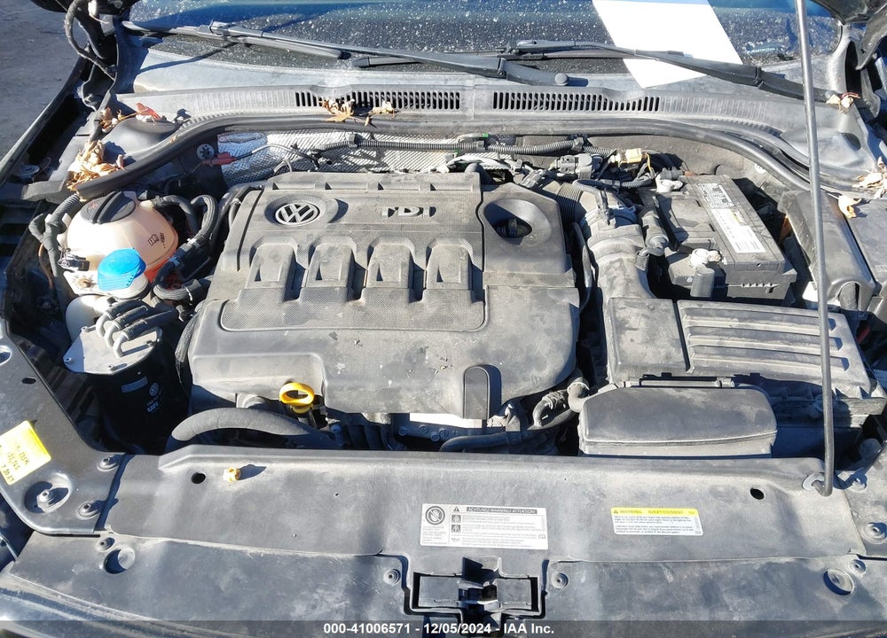 2015 VOLKSWAGEN JETTA 2.0L TDI SE VIN: 3VWLA7AJ7FM329288