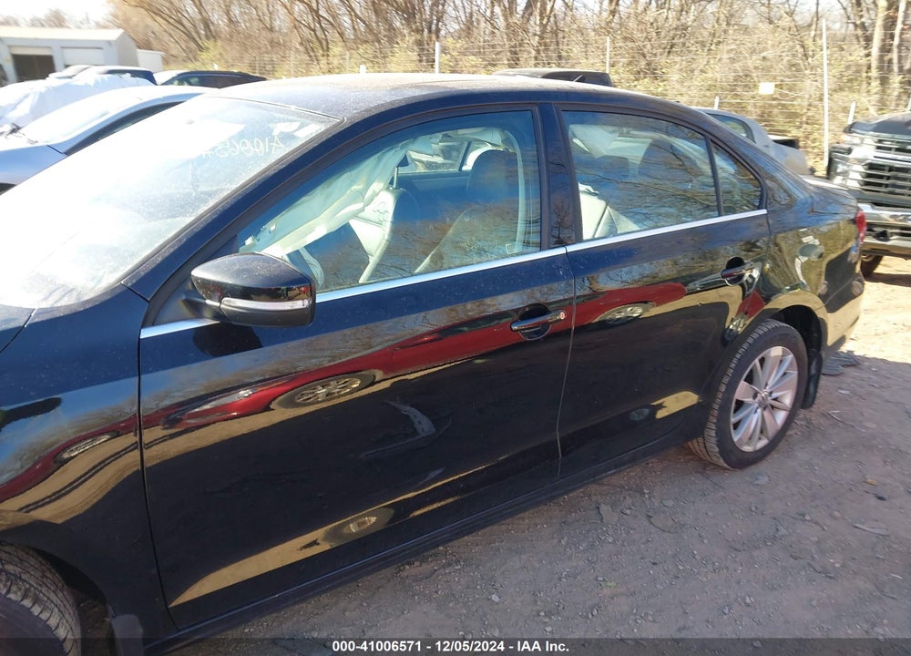 2015 VOLKSWAGEN JETTA 2.0L TDI SE VIN: 3VWLA7AJ7FM329288