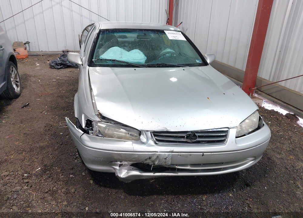 2000 TOYOTA CAMRY LE VIN: 4T1BG22K2YU001567