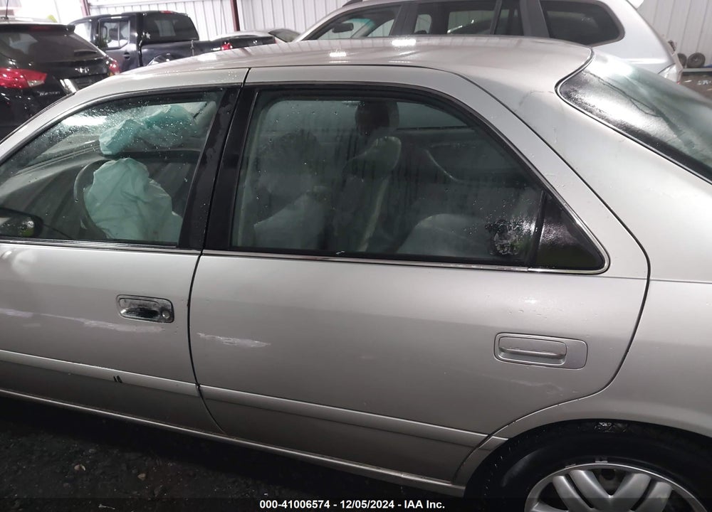 2000 TOYOTA CAMRY LE VIN: 4T1BG22K2YU001567