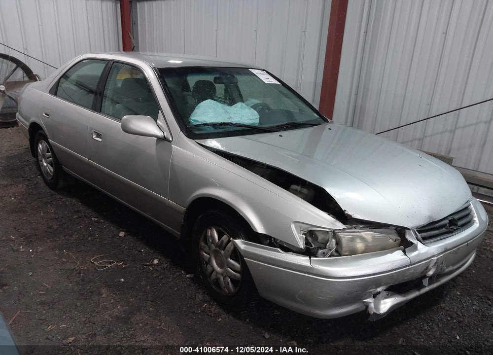 2000 TOYOTA CAMRY LE VIN: 4T1BG22K2YU001567