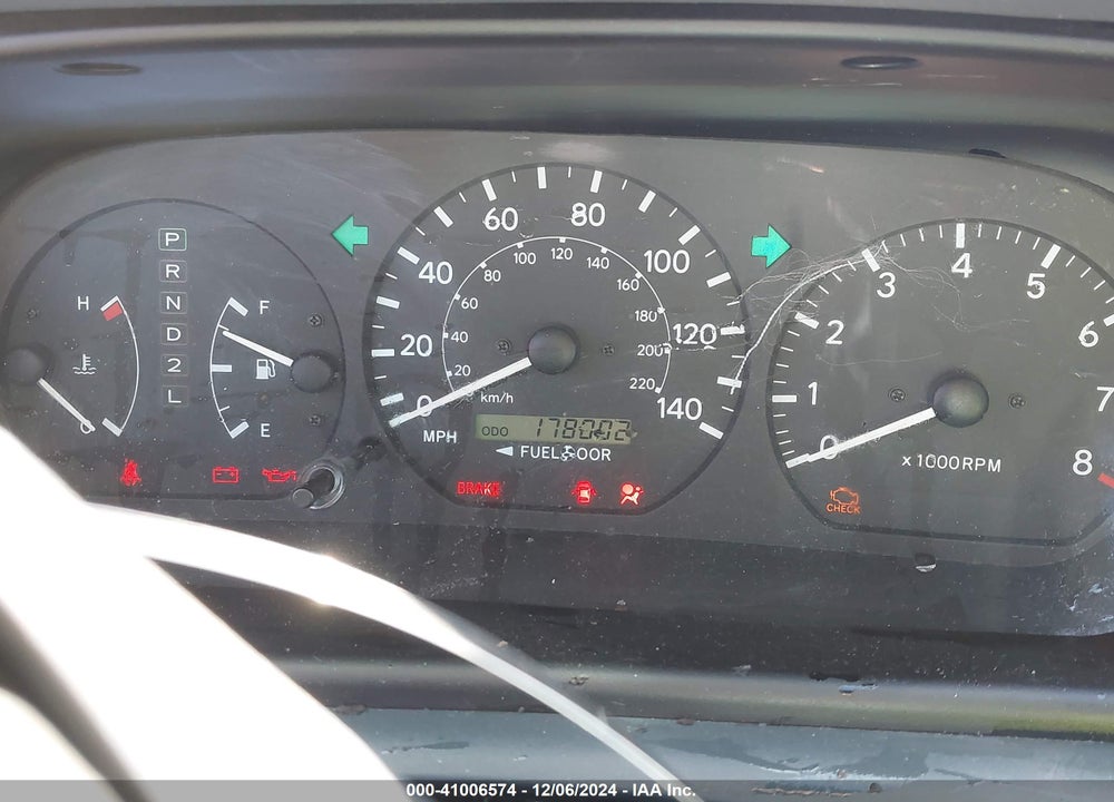 2000 TOYOTA CAMRY LE VIN: 4T1BG22K2YU001567