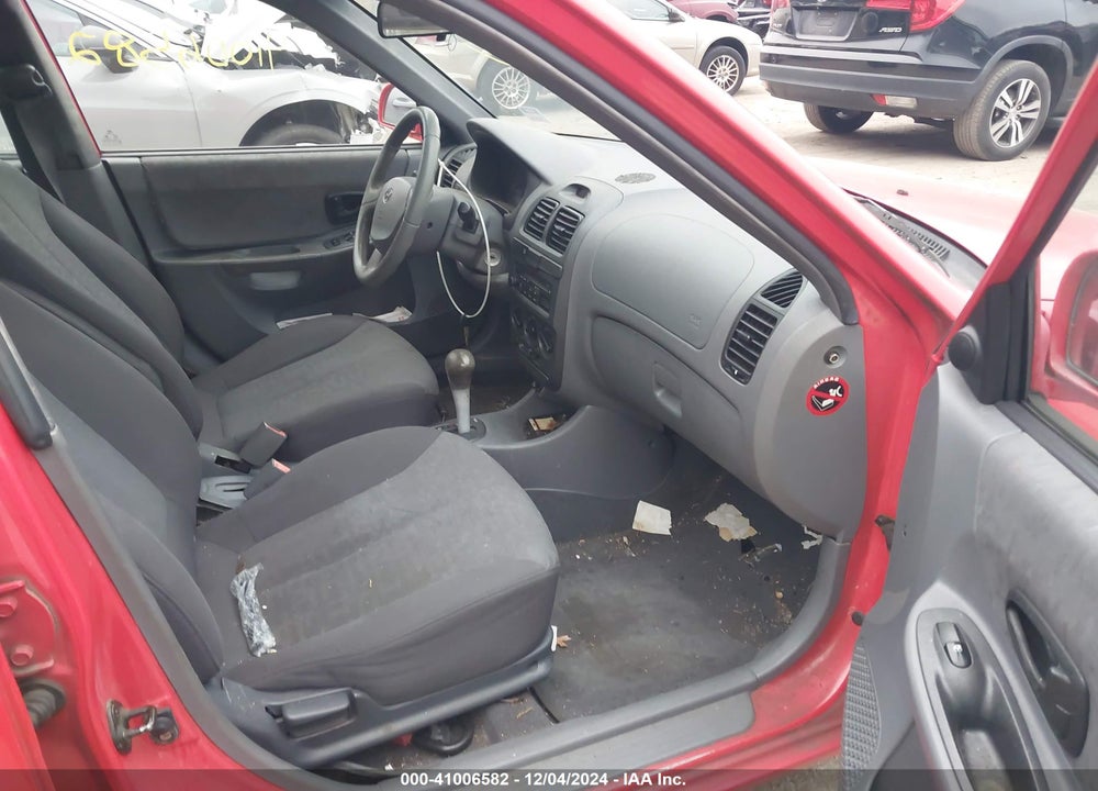 2005 HYUNDAI ACCENT VIN: KMHCG45CX5U614083