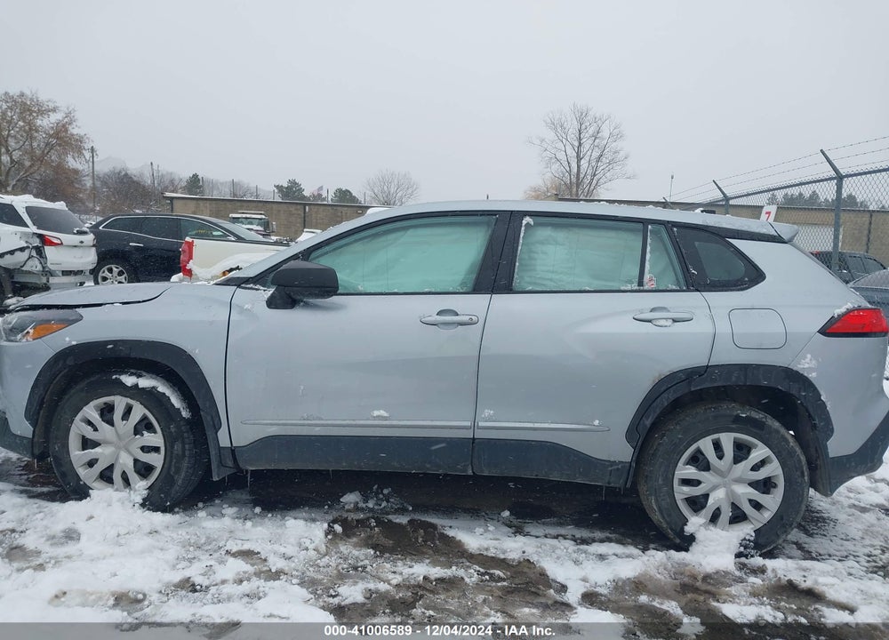 2022 TOYOTA COROLLA CROSS L VIN: 7MUAAABG6NV027618