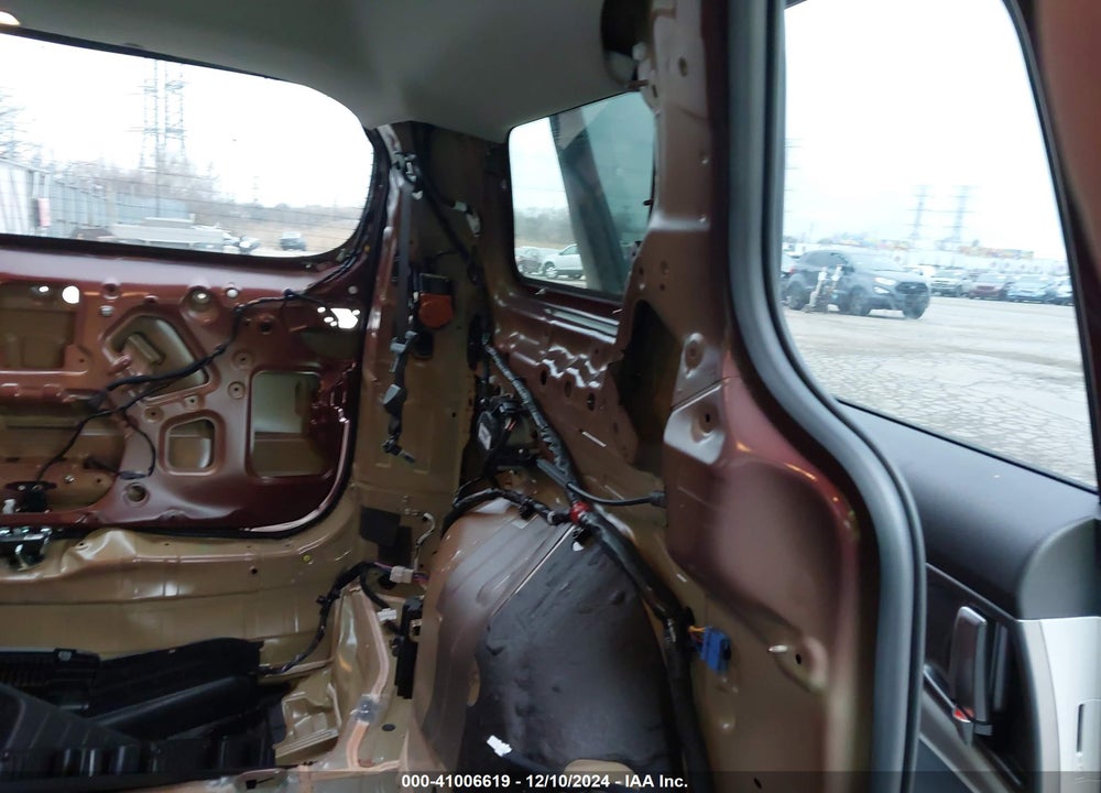 2023 KIA CARNIVAL MPV LX SEAT PACKAGE VIN: KNDNB4H3XP6222221