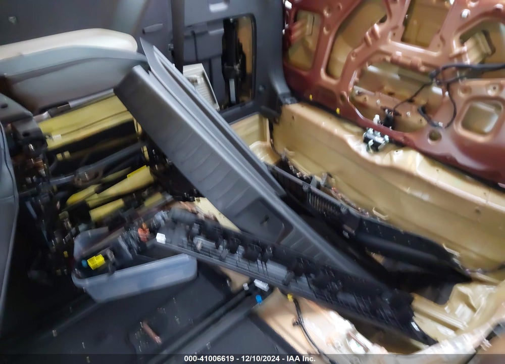 2023 KIA CARNIVAL MPV LX SEAT PACKAGE VIN: KNDNB4H3XP6222221