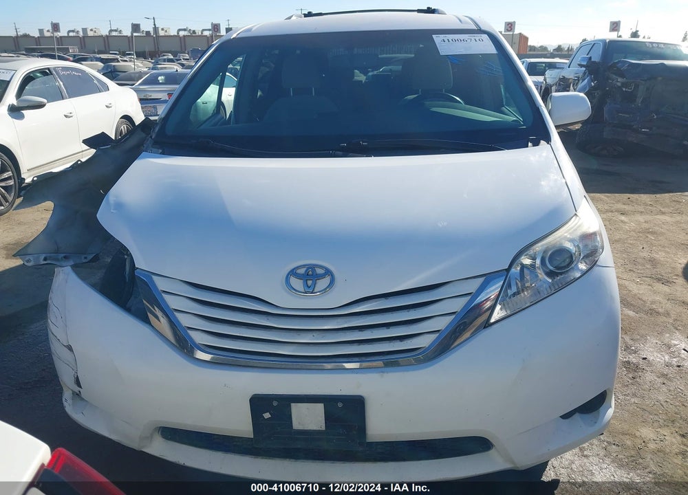 2017 TOYOTA SIENNA LE 8 PASSENGER VIN: 5TDKZ3DCXHS871727
