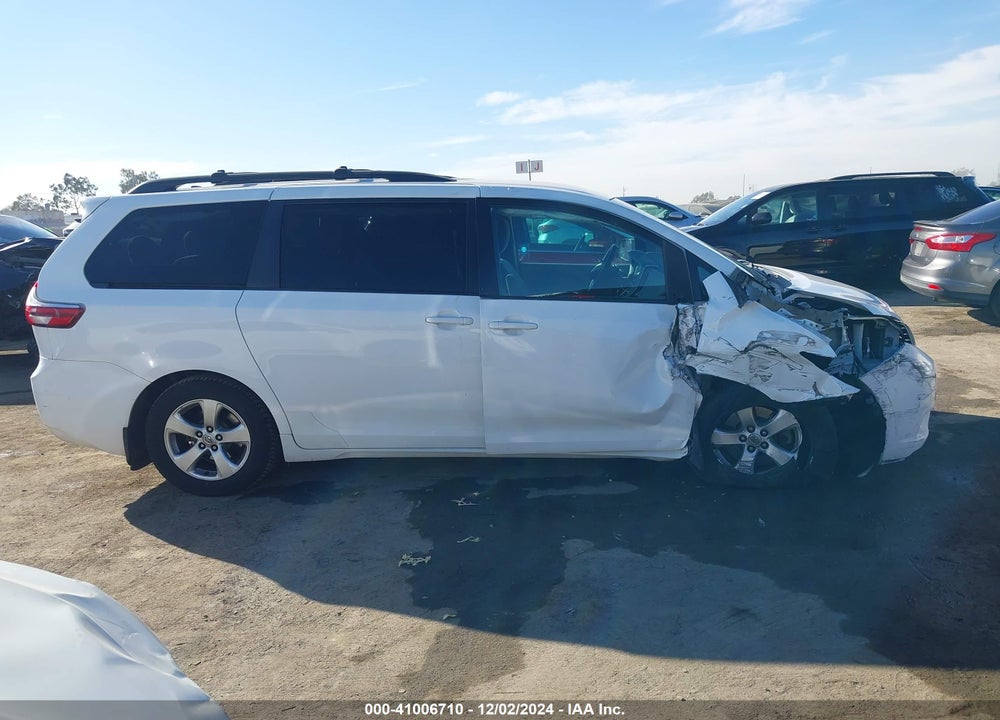 2017 TOYOTA SIENNA LE 8 PASSENGER VIN: 5TDKZ3DCXHS871727
