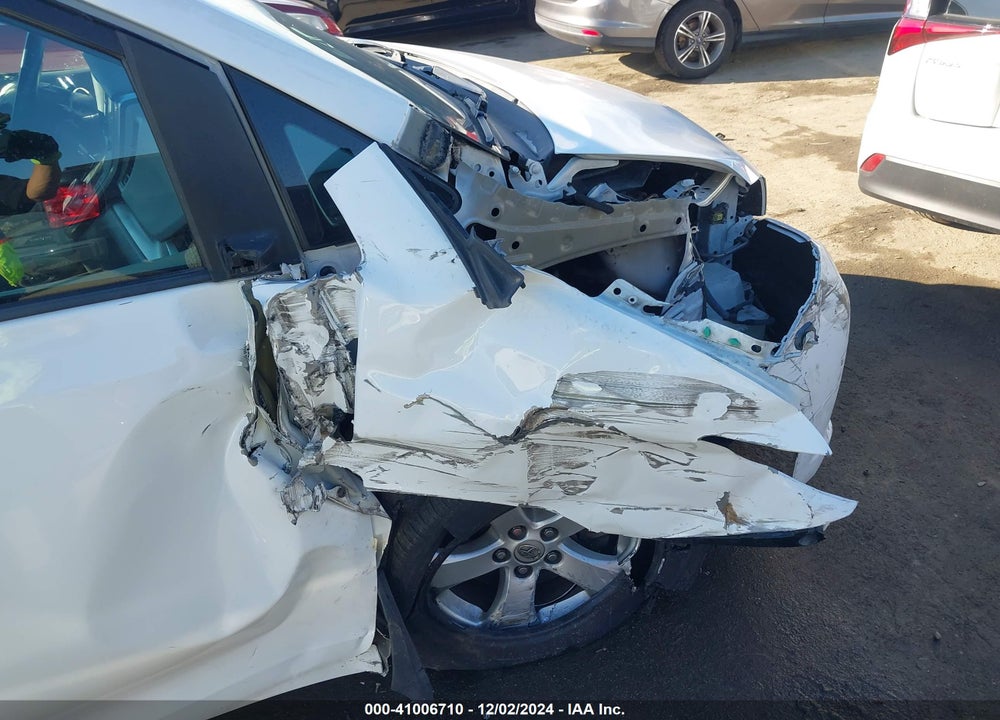 2017 TOYOTA SIENNA LE 8 PASSENGER VIN: 5TDKZ3DCXHS871727