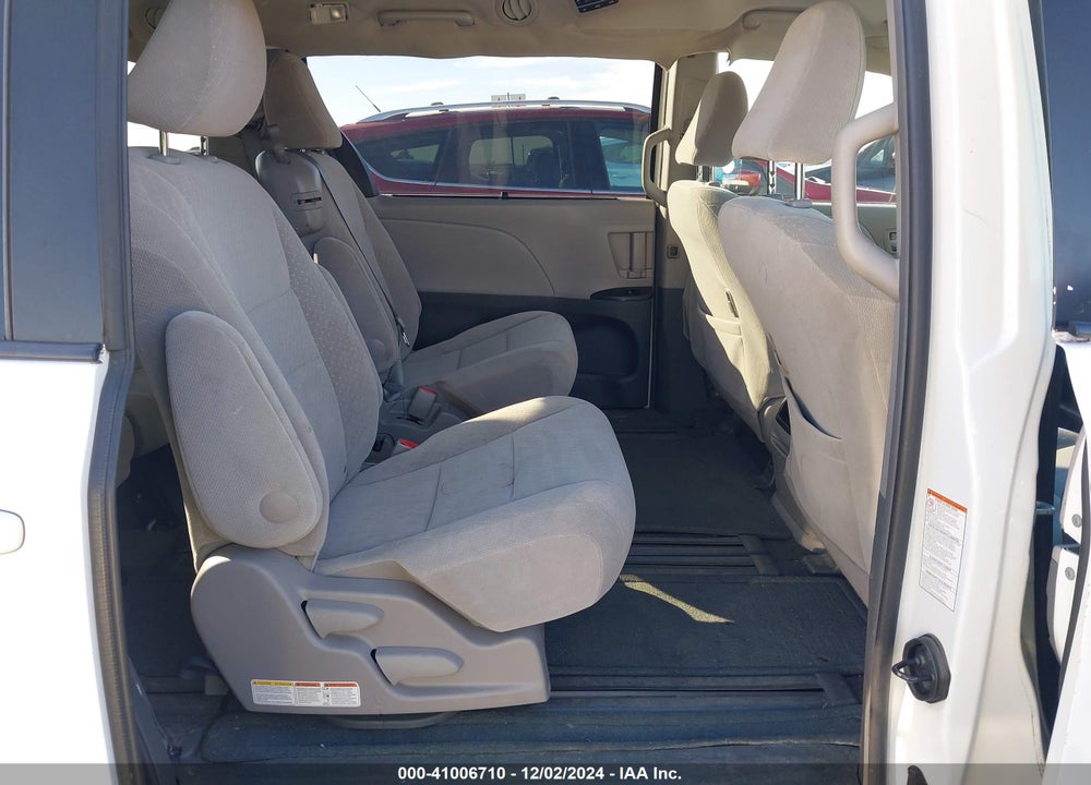 2017 TOYOTA SIENNA LE 8 PASSENGER VIN: 5TDKZ3DCXHS871727