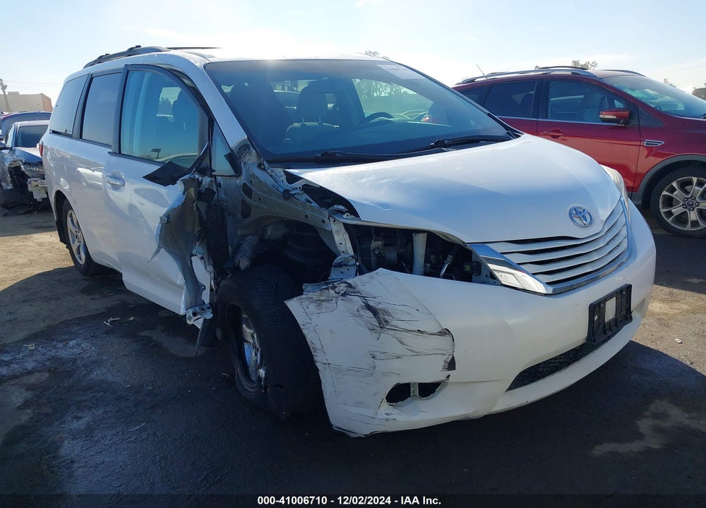 2017 TOYOTA SIENNA LE 8 PASSENGER VIN: 5TDKZ3DCXHS871727