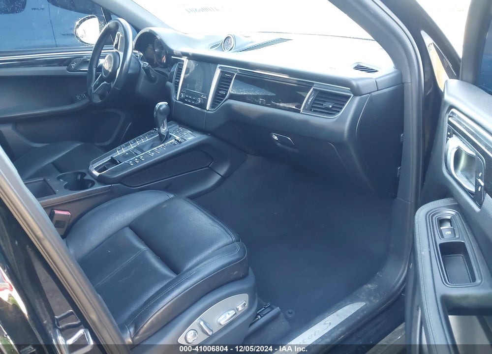 2017 PORSCHE MACAN S VIN: WP1AB2A53HLB12109