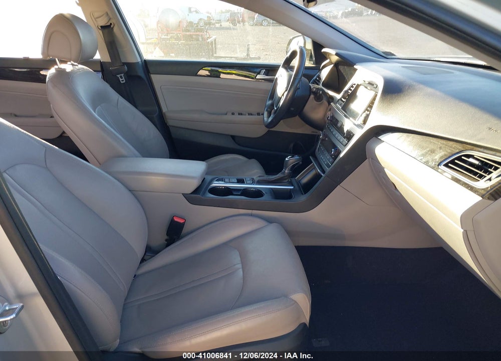 2017 HYUNDAI SONATA HYBRID VIN: KMHE34L11HA060251