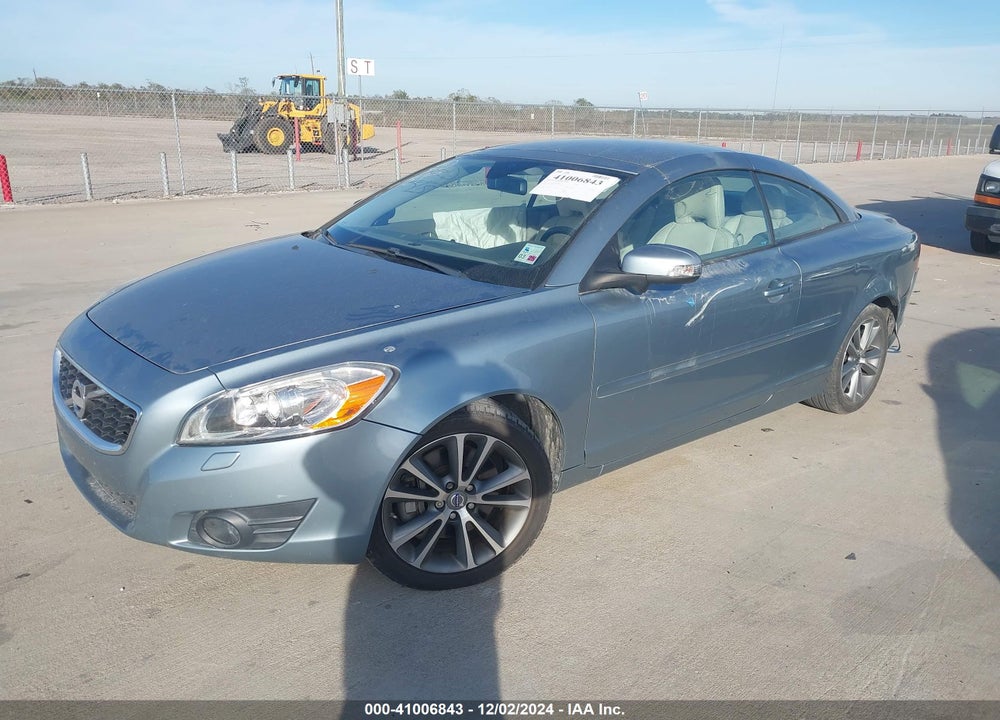 2011 VOLVO C70 T5 VIN: YV1672MC1BJ114666