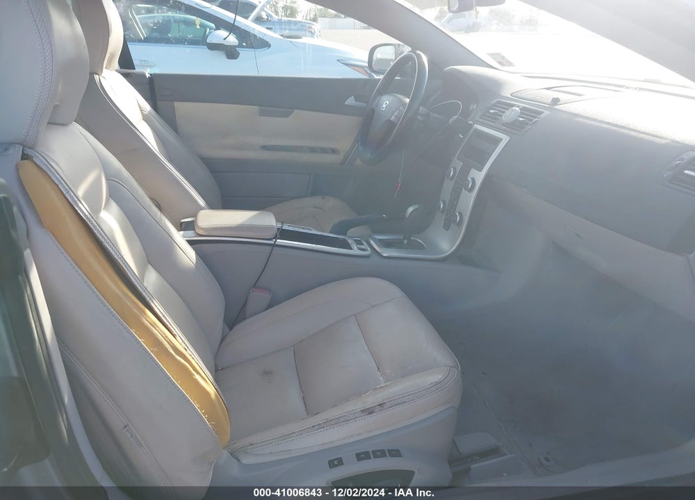 2011 VOLVO C70 T5 VIN: YV1672MC1BJ114666