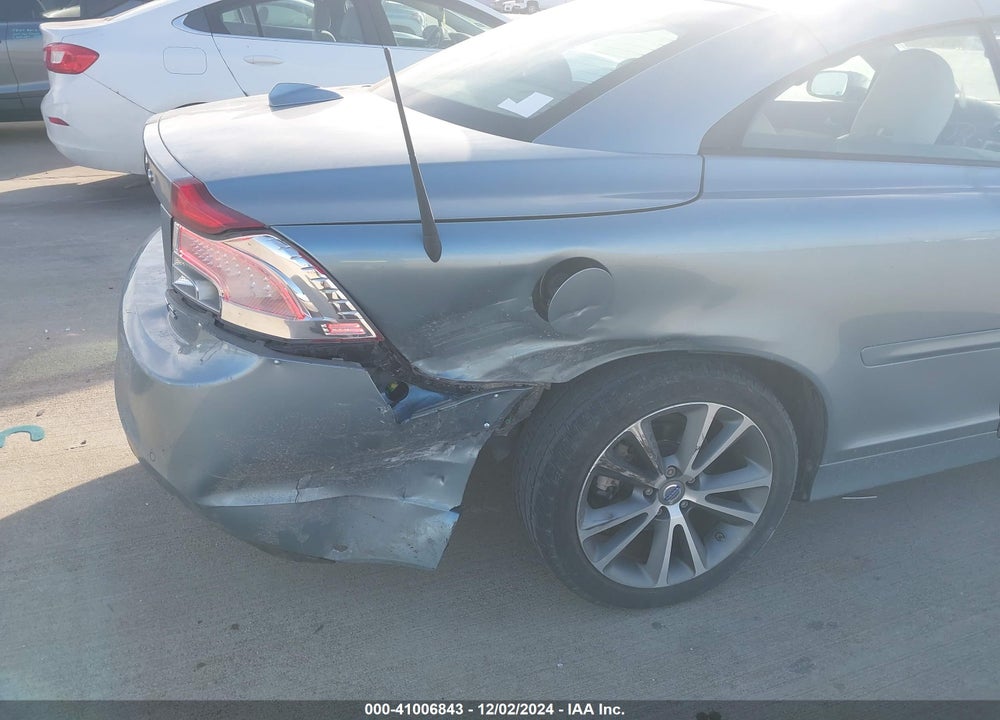2011 VOLVO C70 T5 VIN: YV1672MC1BJ114666