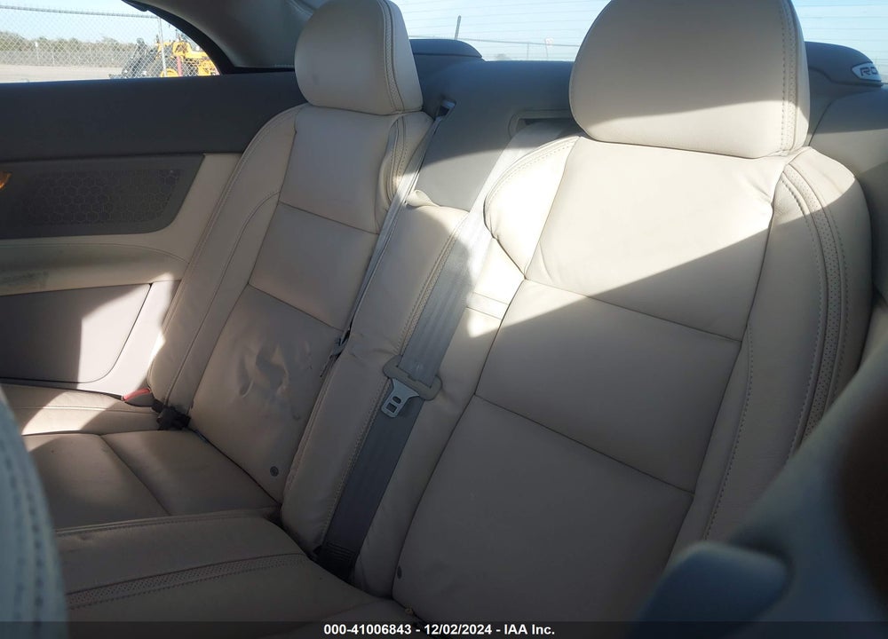 2011 VOLVO C70 T5 VIN: YV1672MC1BJ114666