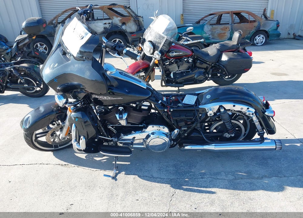 2017 HARLEY-DAVIDSON FLHX STREET GLIDE VIN: 1HD1KBC36HB638574
