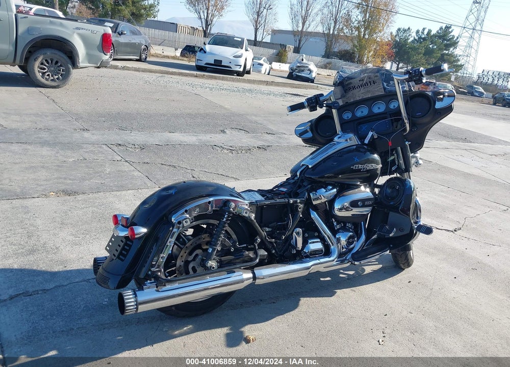 2017 HARLEY-DAVIDSON FLHX STREET GLIDE VIN: 1HD1KBC36HB638574