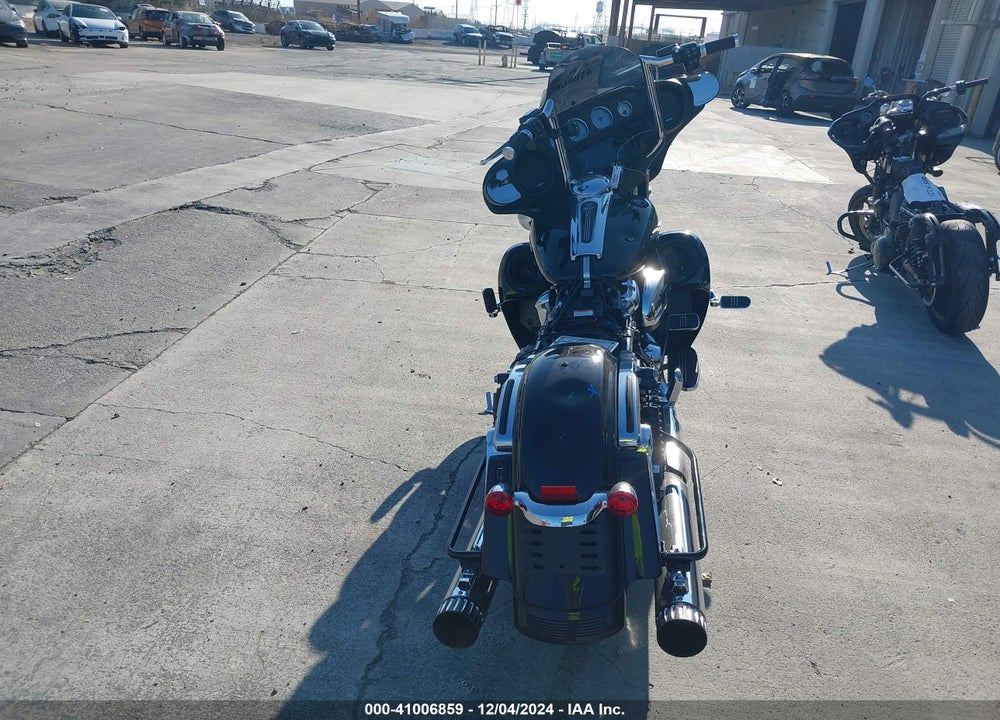 2017 HARLEY-DAVIDSON FLHX STREET GLIDE VIN: 1HD1KBC36HB638574