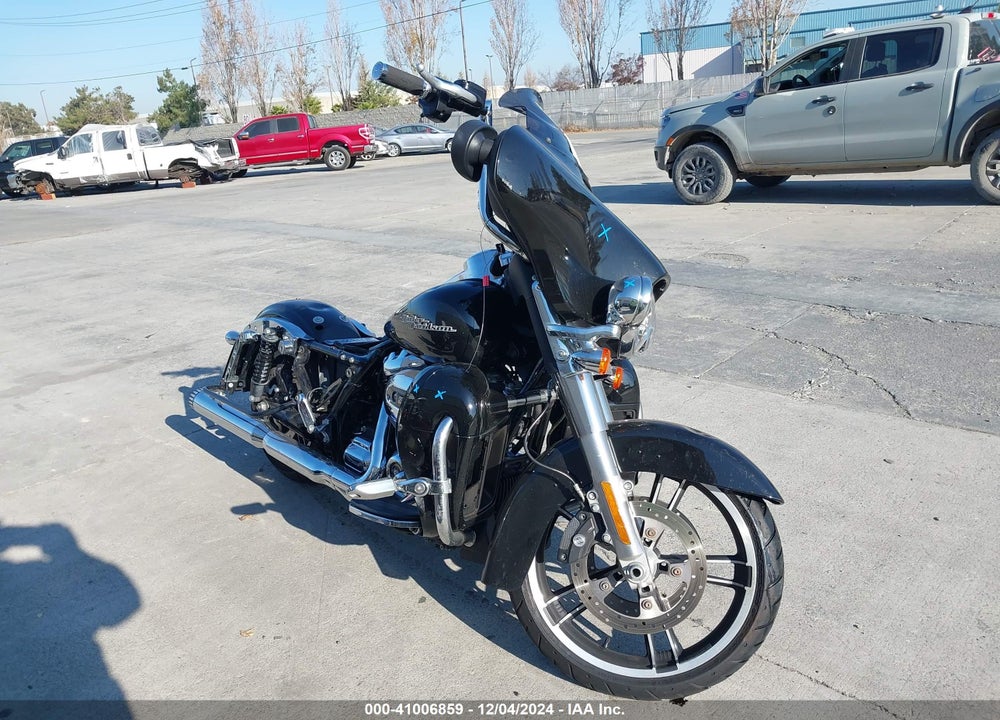 2017 HARLEY-DAVIDSON FLHX STREET GLIDE VIN: 1HD1KBC36HB638574