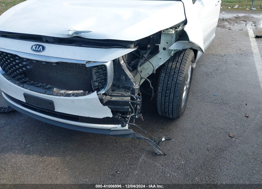 2018 KIA SEDONA EX VIN: KNDMC5C11J6395184