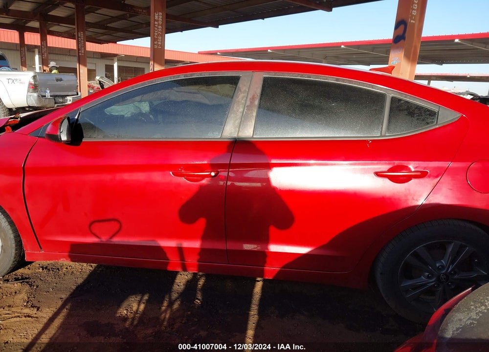 2017 HYUNDAI ELANTRA VIN: 5NPD84LF5HH109795